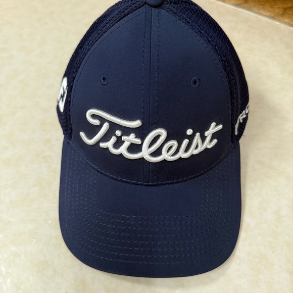 Titleist Navy Hat Size S/M Pro V1 Footjoy FJ - Picture 7 of 7